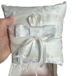 Beverly Clark  Collection  Ring Bearer Pillow‎ Champaign and Pearl Wedding